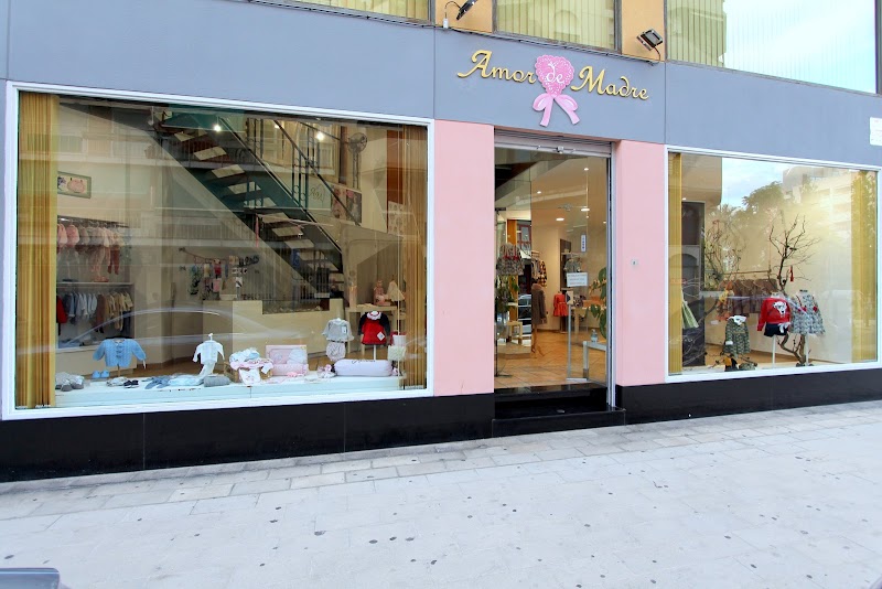 Imagen de Amor de Madre. Moda y Alta Costura Infantil