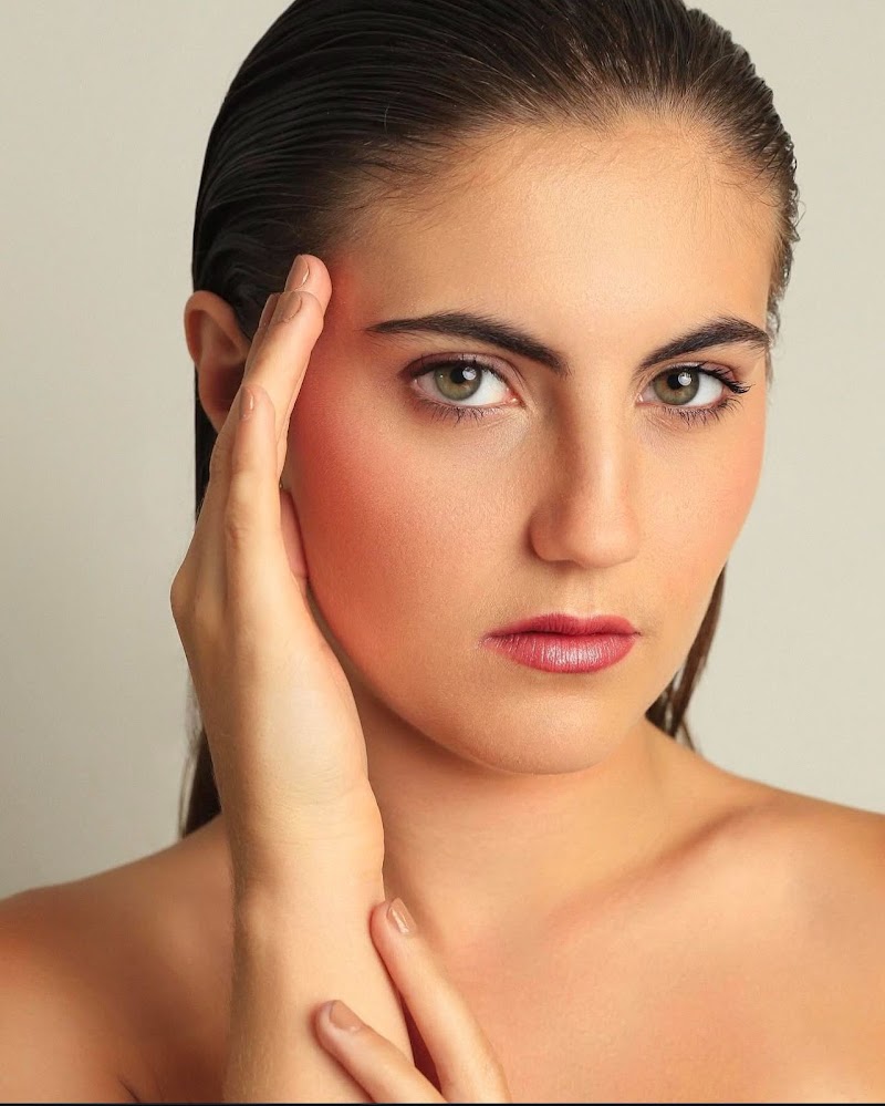 Imagen de Vic Beauty ~ Maquillaje y Peinados