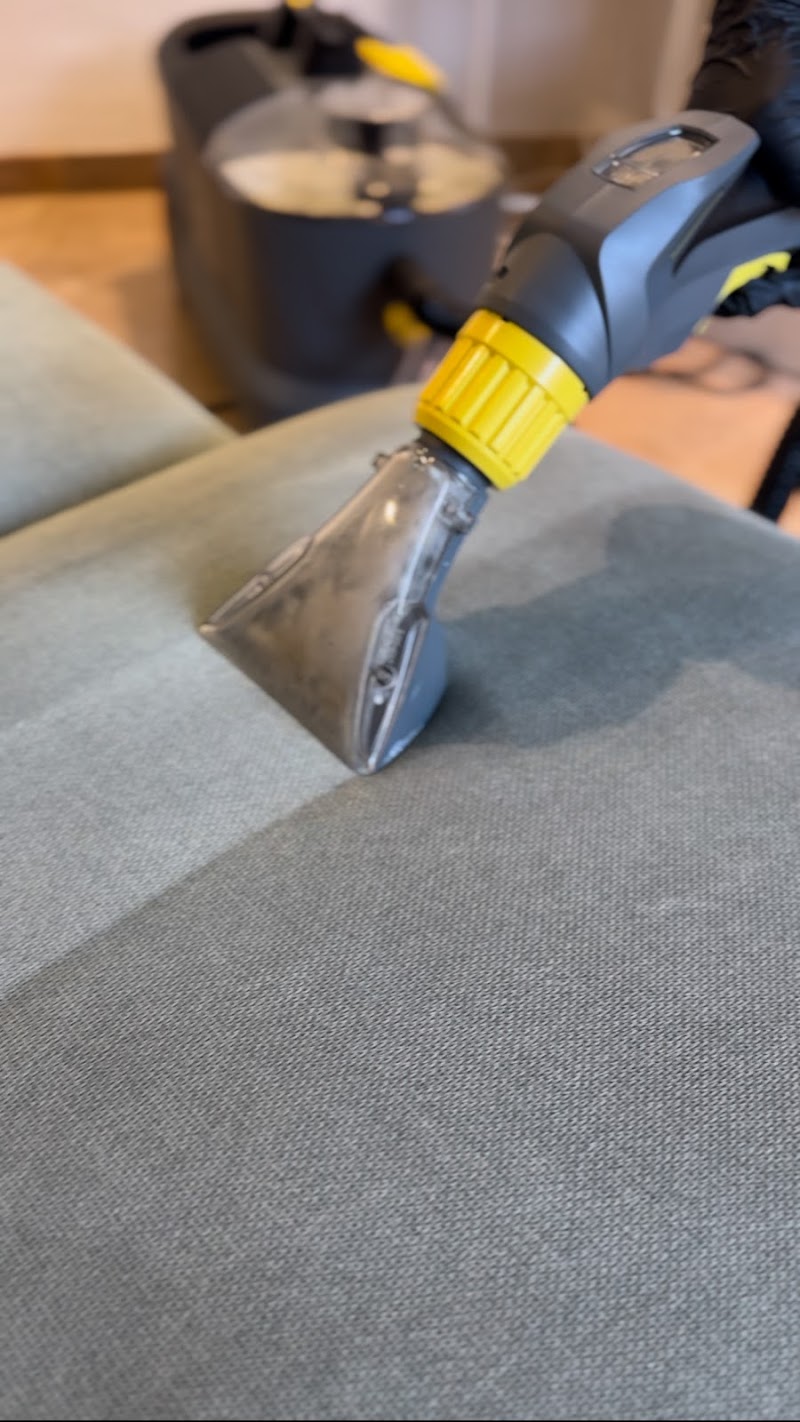 Imagen de Cleaning Family Service , Limpieza Detallada de Sofás , Hogares , Fin de Obra