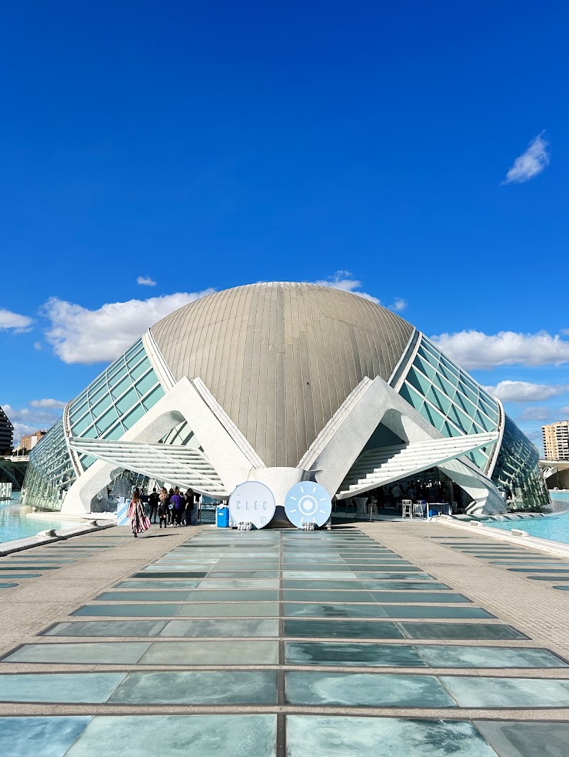 Imagen de Traducción Simultánea, Presencial y Online | Va Traducción