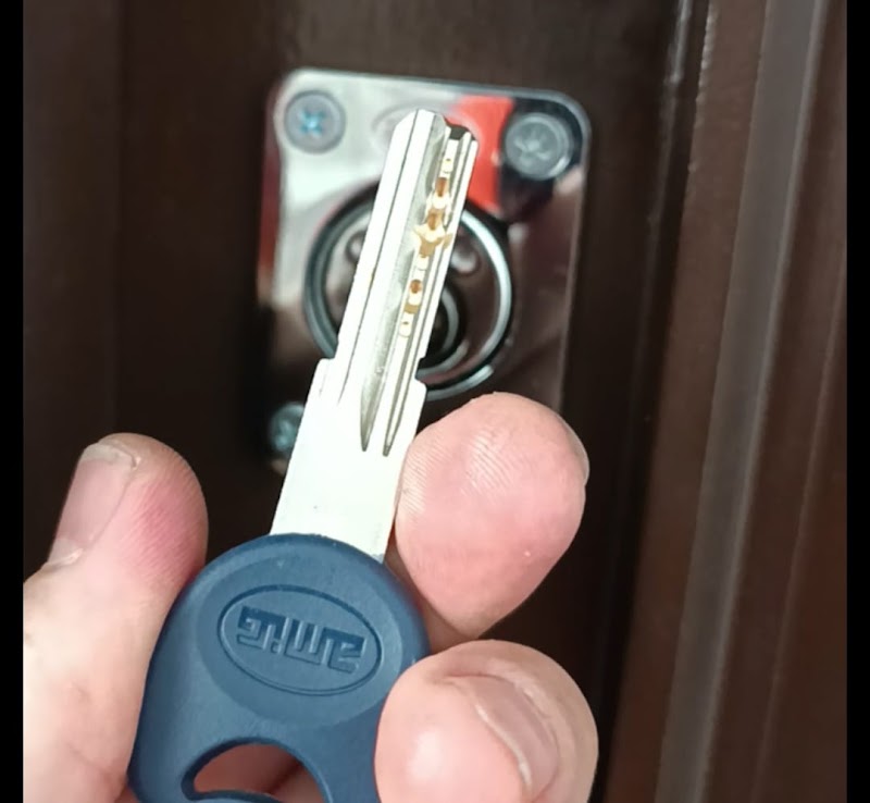 Imagen de Manu Serra Cerrajeros | Cerrajero 24 Horas Alzira