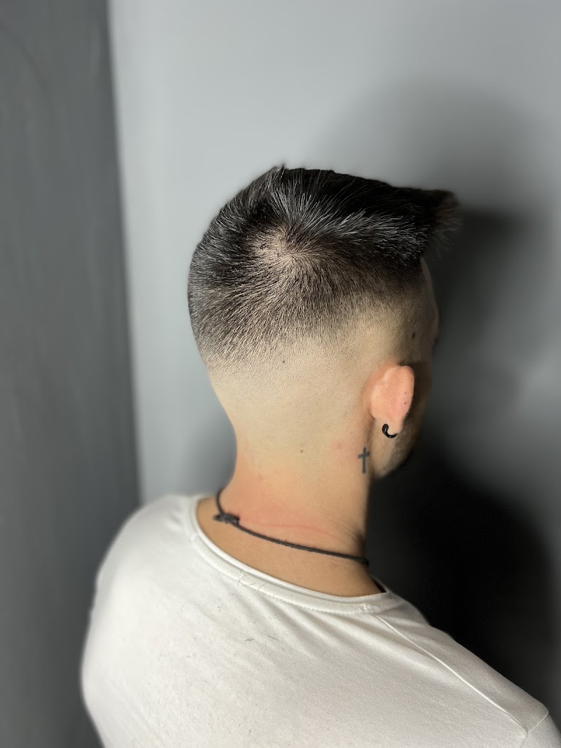 Imagen de Zequi Nandez Barbería & Imagen Masculina