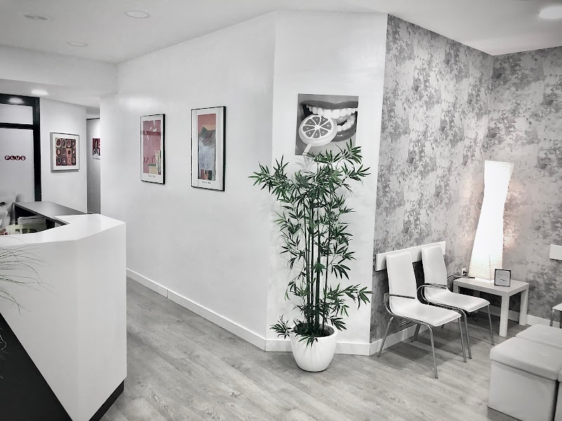 Imagen de negocio en Clínica dental en L'eixample
