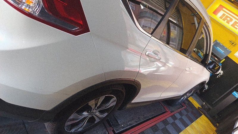 Imagen de Chousa Aranda Agustin | Taller de Neumaticos y Ruedas en Madrid