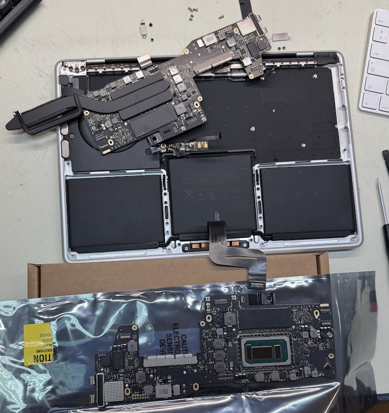 Imagen de Arroyomac||servicio Técnico Oficial de Productos Apple