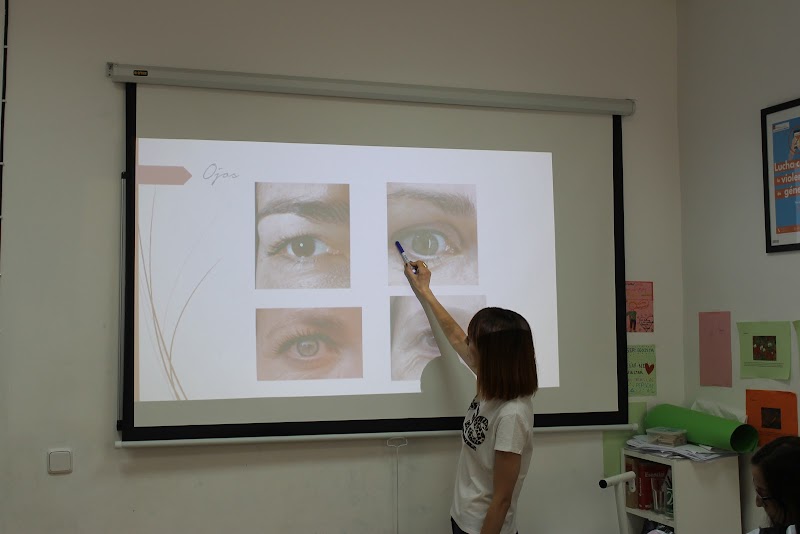 Imagen de *está en Ti* Maquillaje y Peinado a Domicilio