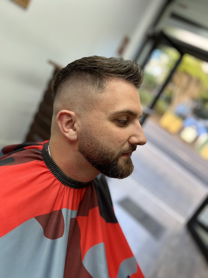 Imagen de El Barbero – Lionel Sánchez