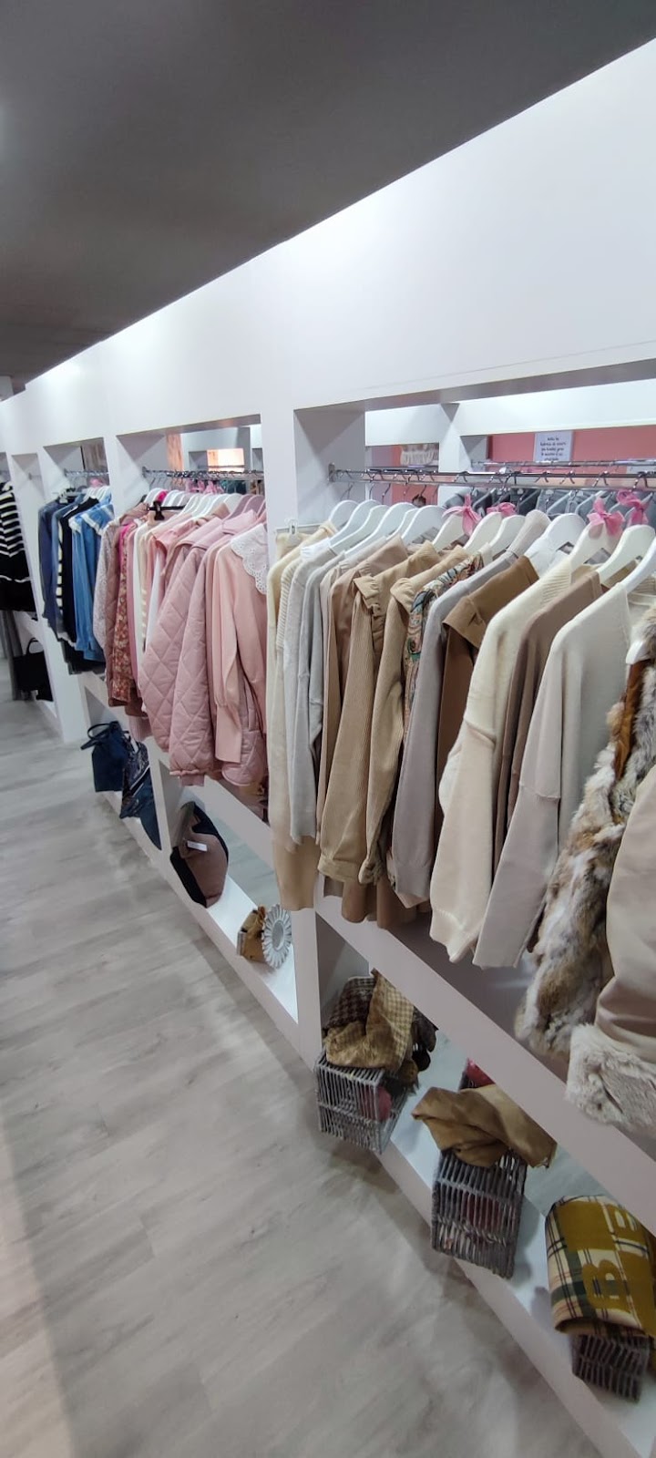 Imagen de Carlotta’s Little Closet / Tienda de Moda / Complementos/ Ontinyent