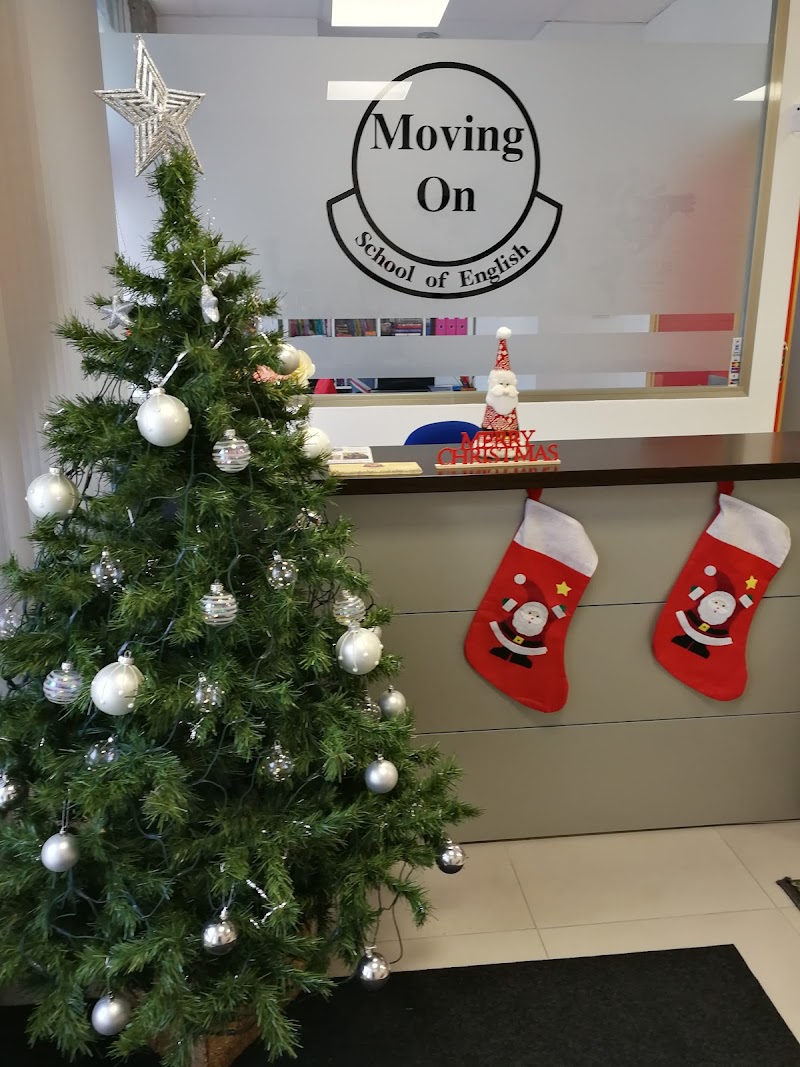 Imagen de Moving On School Of English