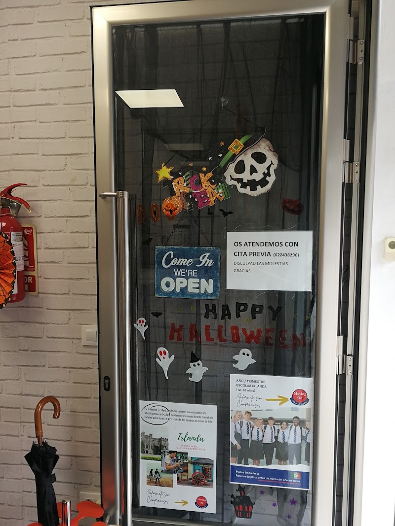 Imagen de Moving On School Of English