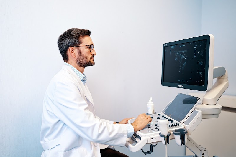 Imagen de Dr. Fernando García Pérez-sevillano, Endocrino y Nutrición en Sevilla