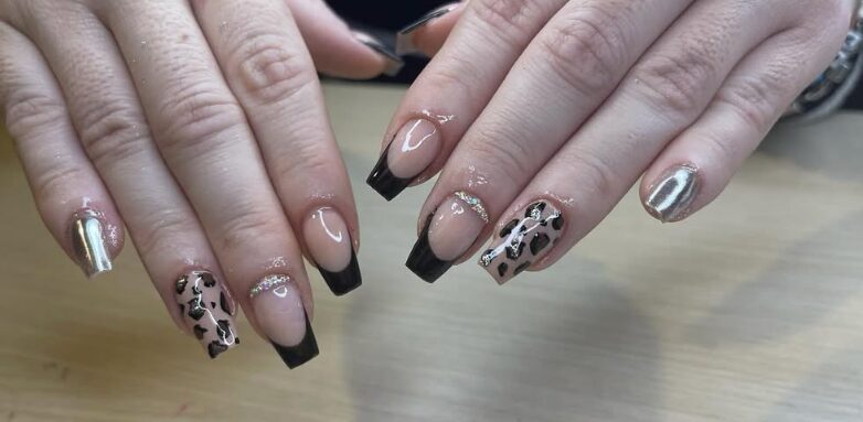 Imagen de Romero Nails | Manicura y Pestañas en Bormujos | Estética Profesional