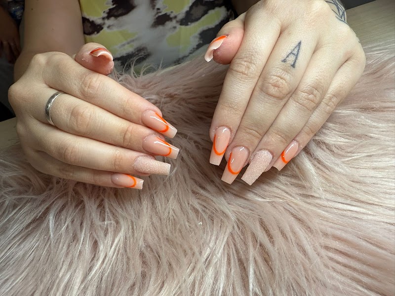 Imagen de Romero Nails | Manicura y Pestañas en Bormujos | Estética Profesional