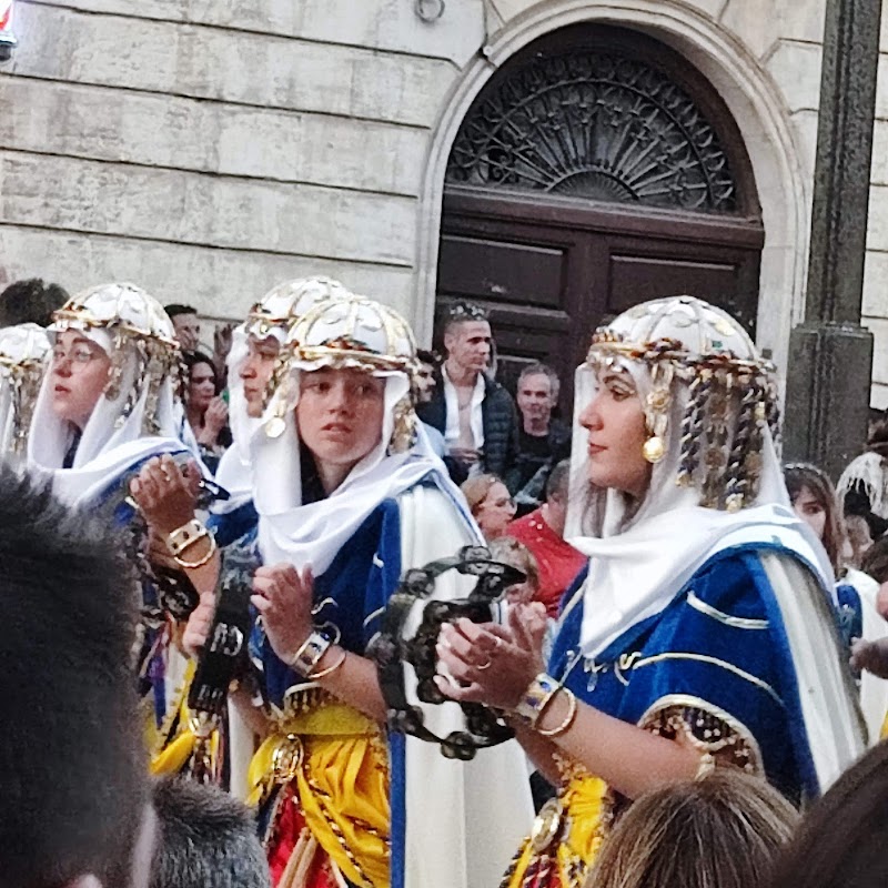 Imagen de Om-bres Barbería · Peluquería