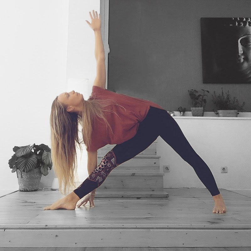 Imagen de negocio en Clases de yoga en Vega de San Mateo