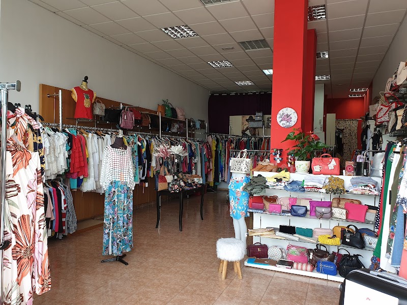Imagen de negocio en Ropa de mujer en Vega de San Mateo