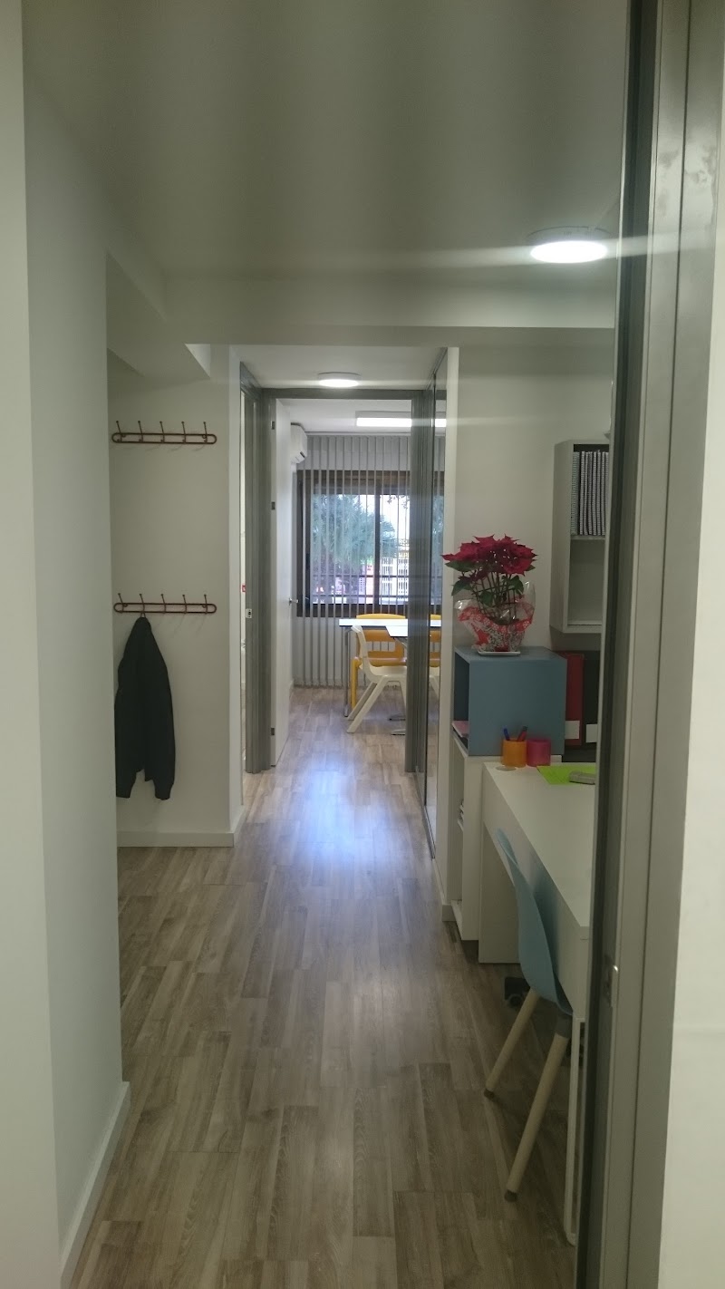 Imagen de Karl Cain Academia de Idiomas