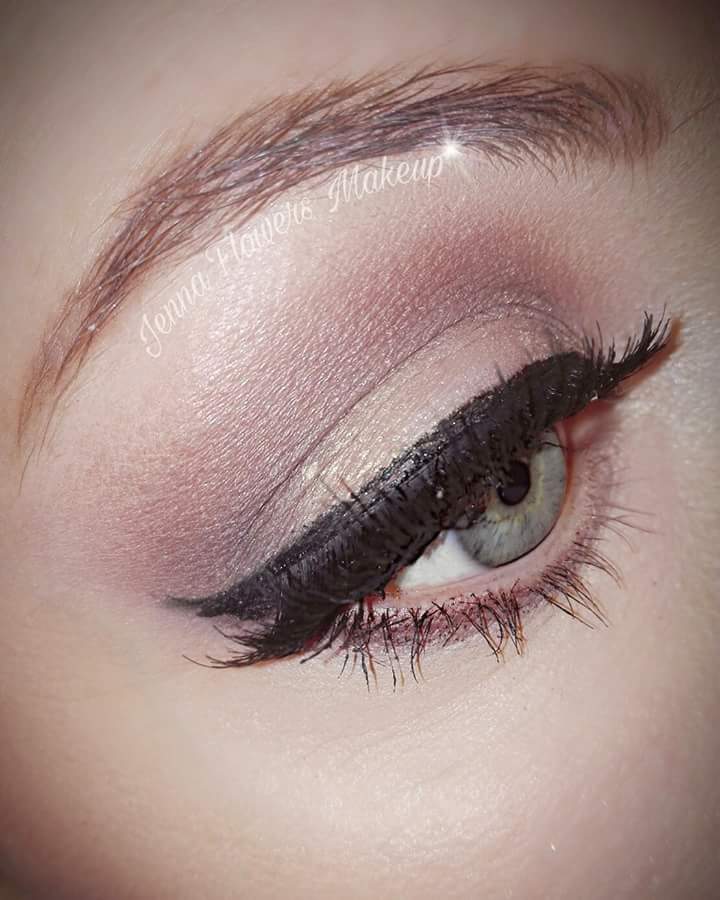 Imagen de Jenna Flowers Makeup a Domicilio.