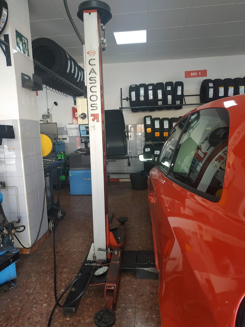 Imagen de negocio en Venta e instalación de neumáticos en Granada