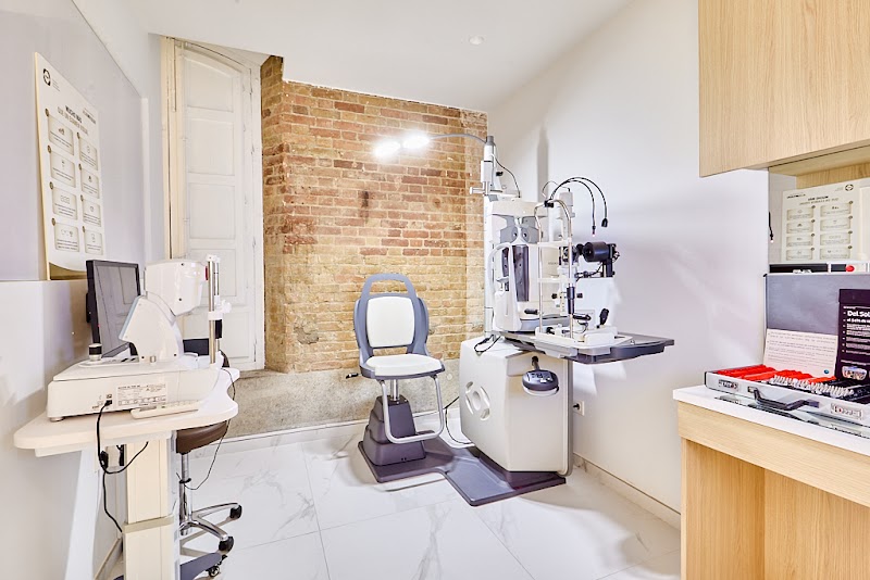 Imagen de Alain Afflelou óptico y Audiólogo Granada Reyes Católicos