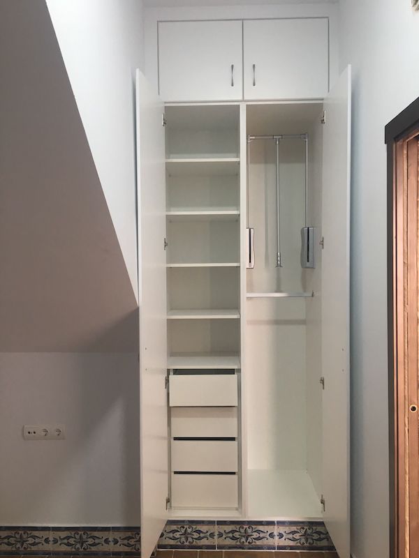 Imagen de Vestidores – Armarios – Puertas – Roperos Empotrados – Todo Madera Aljarafe