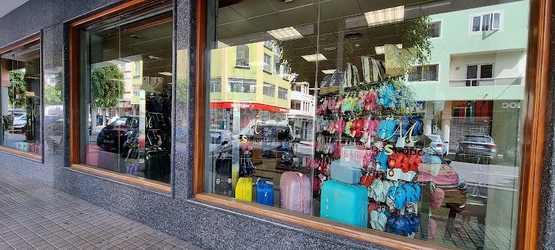 Imagen de Desnudos S.l.