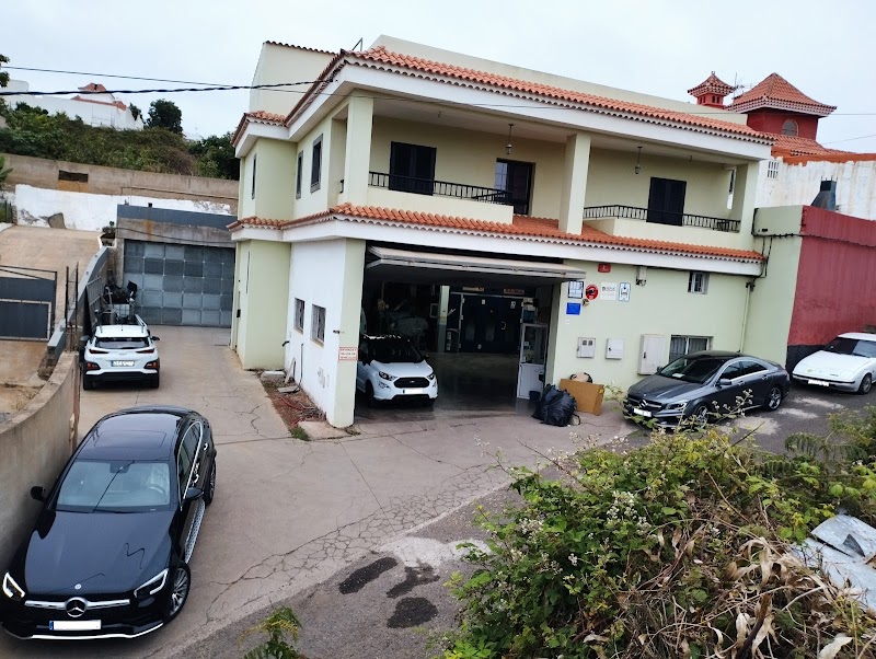 Imagen de negocio en Taller de chapa y pintura en Canarias