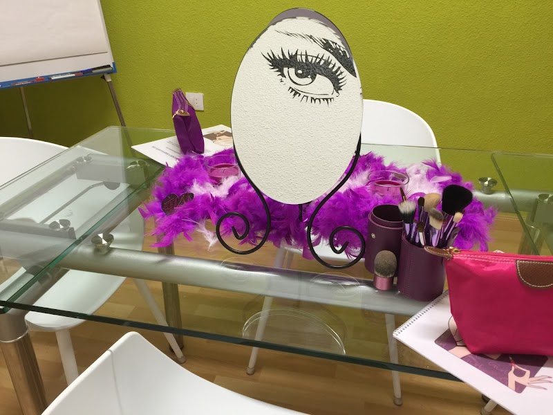 Imagen de Maquíllate Tú Sola