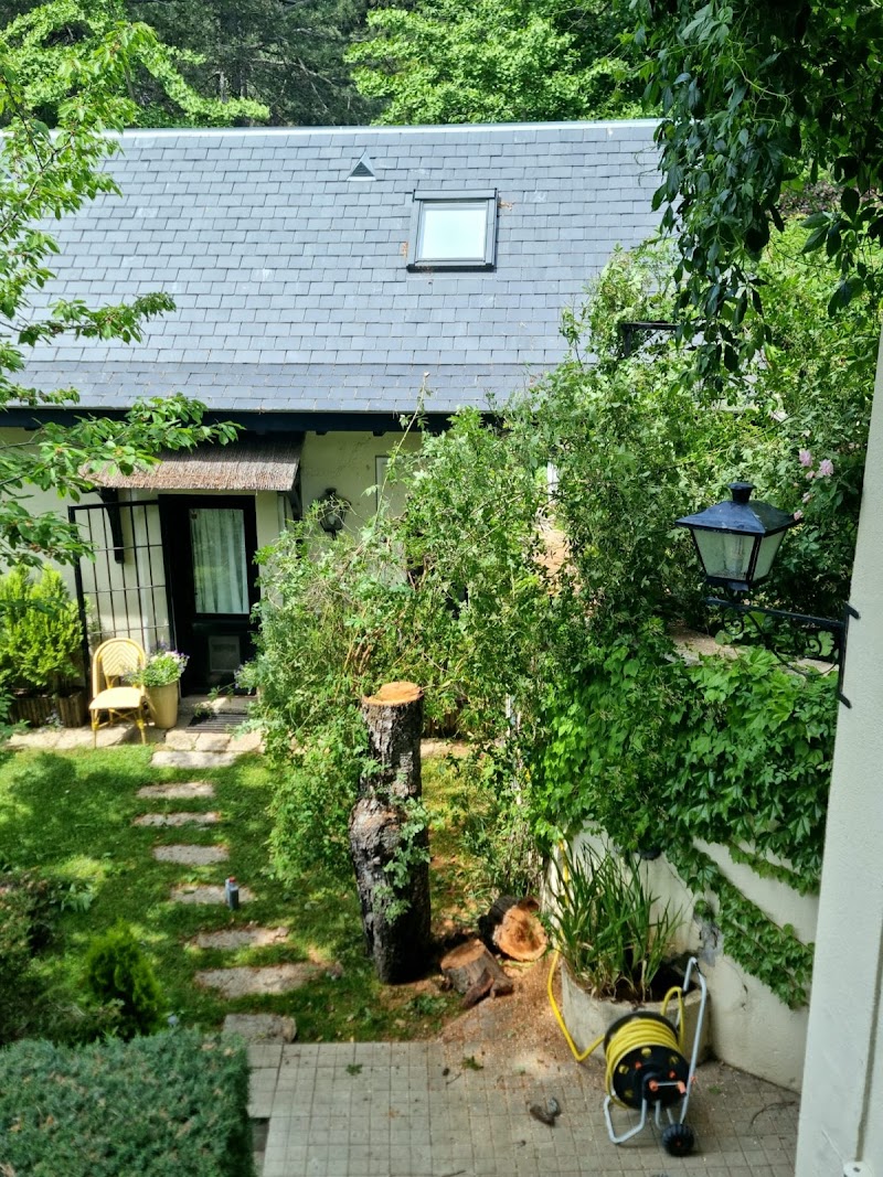 Imagen de Encina Gardens, S.l.