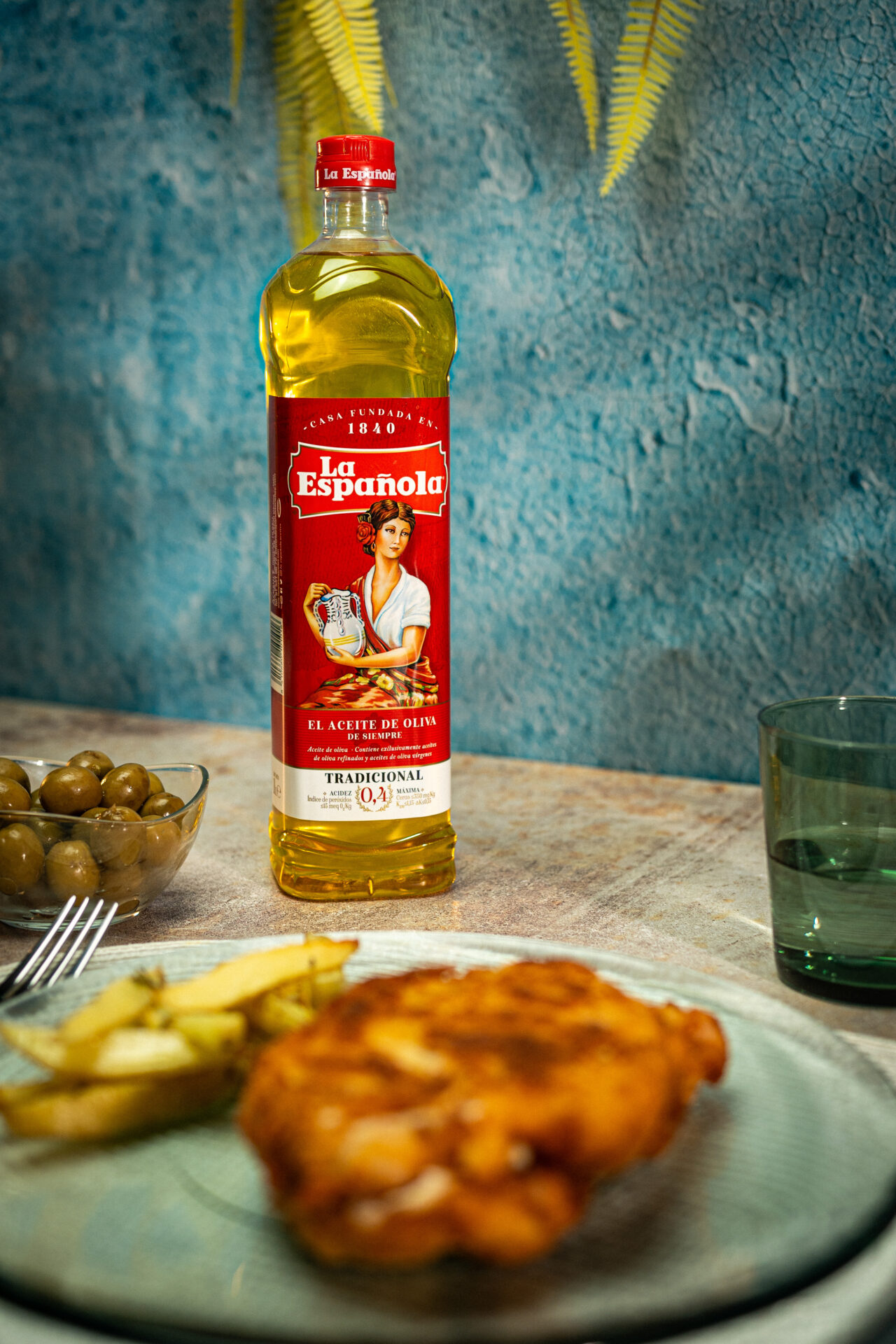 Fotografía producto aceite de oliva La Española — Arteria Studio Sevilla