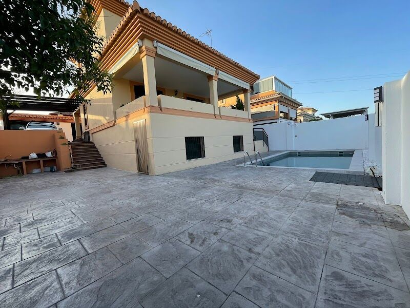 Imagen de Construcciones y Reformas Enola y Ramón Raya