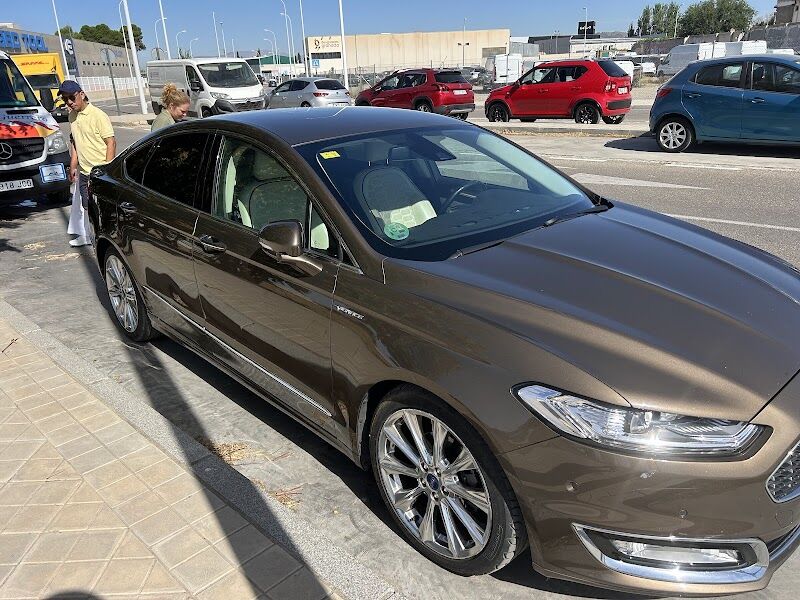 Imagen de Oscar Alquiler de Coches Granada