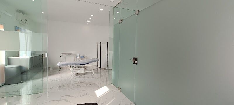 Imagen de Dr. Ruud Valks – Clínica Dermatológica