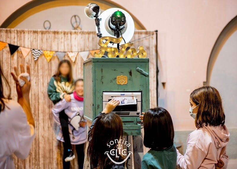 Imagen de Sonrisaclic – Fotomatón -videomatón 360º – Castellón – Valencia