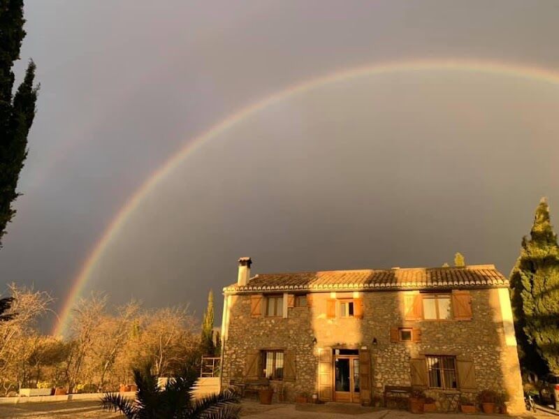 Imagen de Masía Novales (centro de Retiros Suryavana)