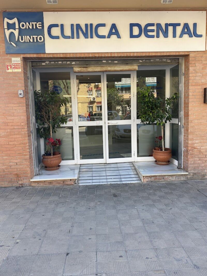 Imagen de Clínica Dental Montequinto | Dentista – Ortodoncia – Implantes – Periodoncia – Estética Dental