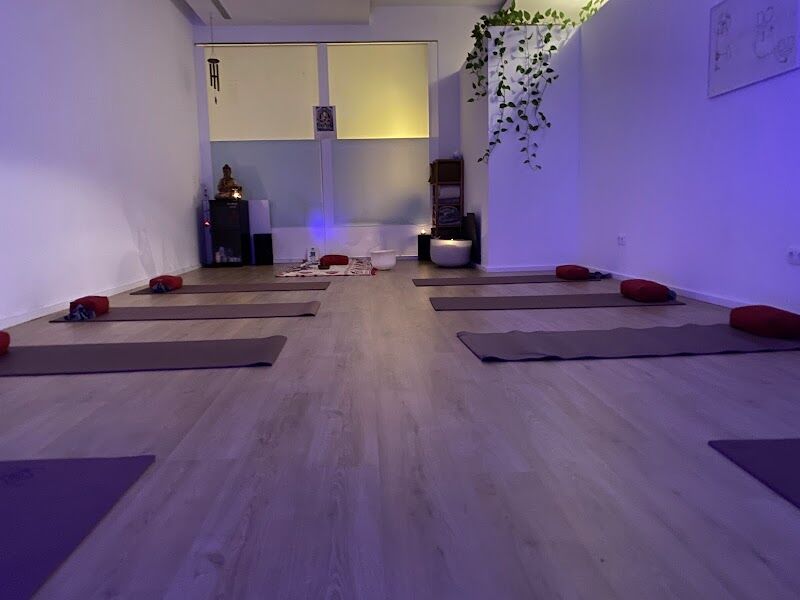 Imagen de Centro Shambala Sevilla: Constelaciones Familiares, Yoga, Masajes y Meditación