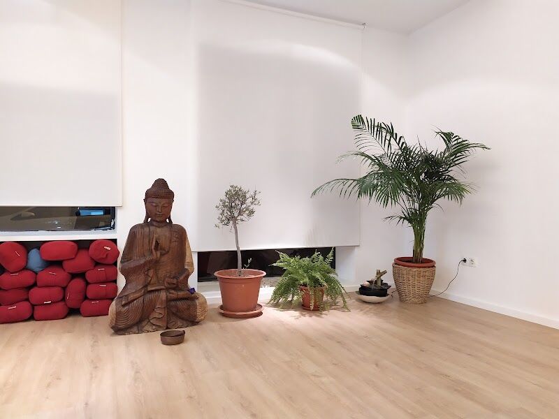 Imagen de Centro Shambala Sevilla: Constelaciones Familiares, Yoga, Masajes y Meditación