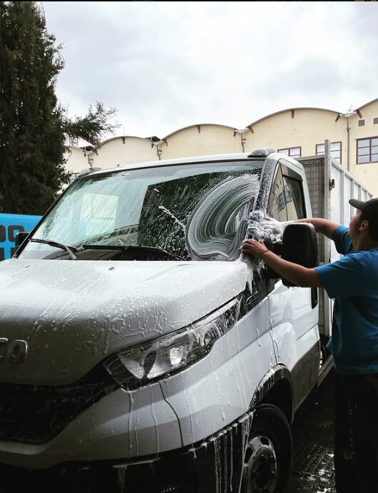 Imagen de A Mano | Lavado de Vehículos