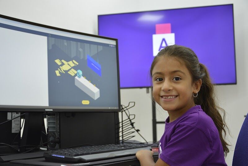 Imagen de Algorithmics Medio Vinalopó Novelda Academia Informática Matemáticas