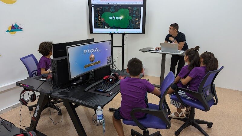 Imagen de Algorithmics Medio Vinalopó Novelda Academia Informática Matemáticas