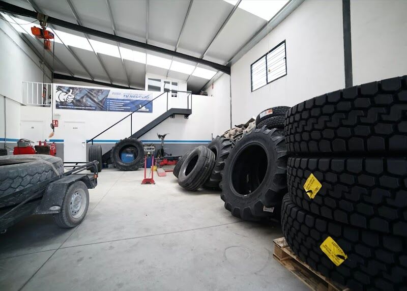 Imagen de negocio en Venta e instalación de neumáticos en Cogollos de Guadix