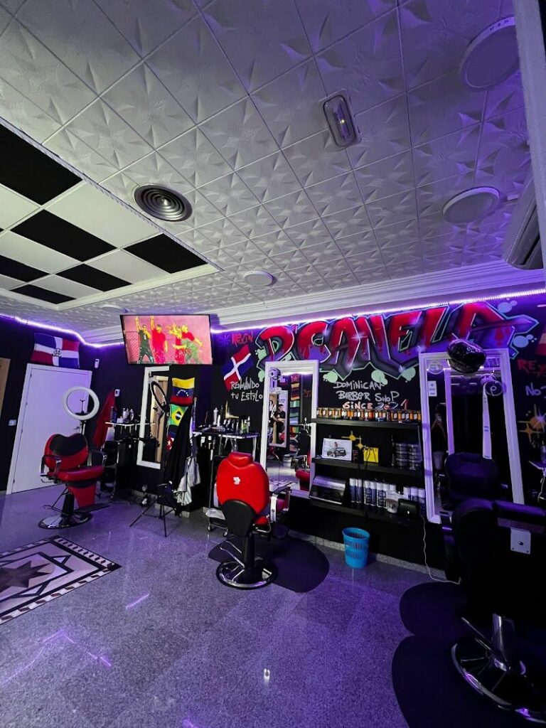 Imagen de Peluquería D Canela Dominican Barbershop