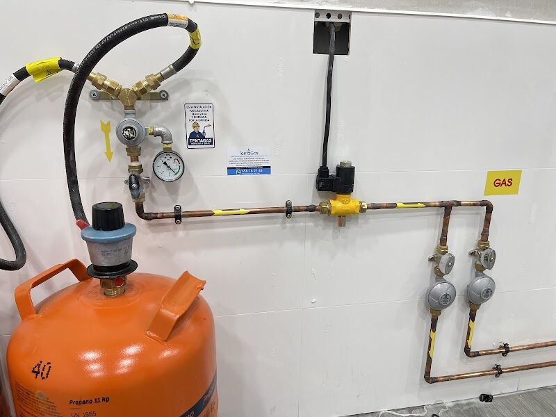 Imagen de Tentagas Autorizada Naturgy de Instalación y Contratación de Gas Sl y Montajes Calentadores de Gas en Málaga
