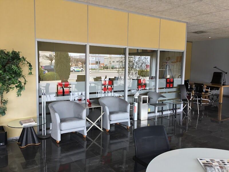 Imagen de Ofitécnica Oficina Técnica S.l.u – Muebles de Oficina – Sillería – Mamparas – Tabique Móvil – Accesorios