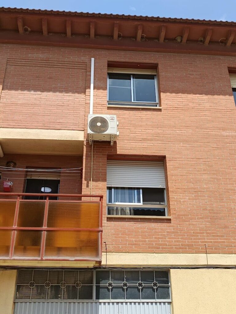 Imagen de Buen Clima Instalación Aire Acondicionado, Fontanería, Calefacción, Aerotermia