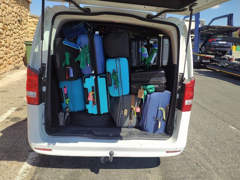 Imagen de Taxivip Huesca de 1 a 8 Plazas