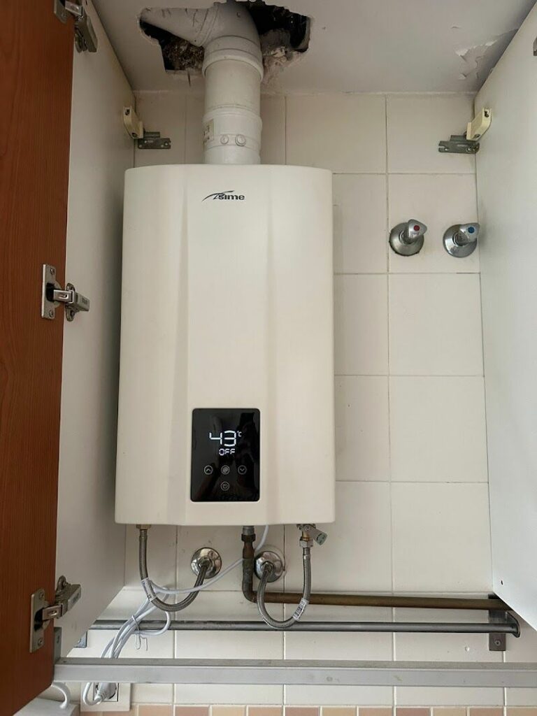 Imagen de Fontanero en Málaga. Plumbing – Calentadores, Termos de Gas y Atascos de Tuberías