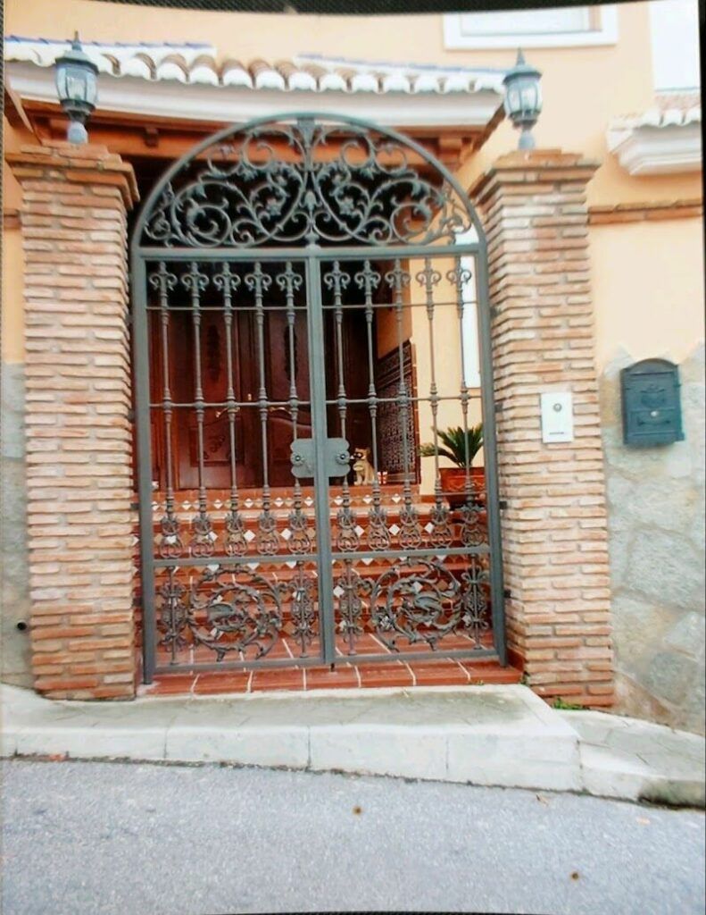 Imagen de Cerrajería y Decoración en Hierro Manuel Picazo