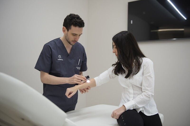 Imagen de Dr. Miguel García Gil – Dermatólogo Zaragoza